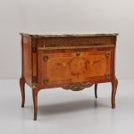 1037 9468 CHEST OF DRAWERS
